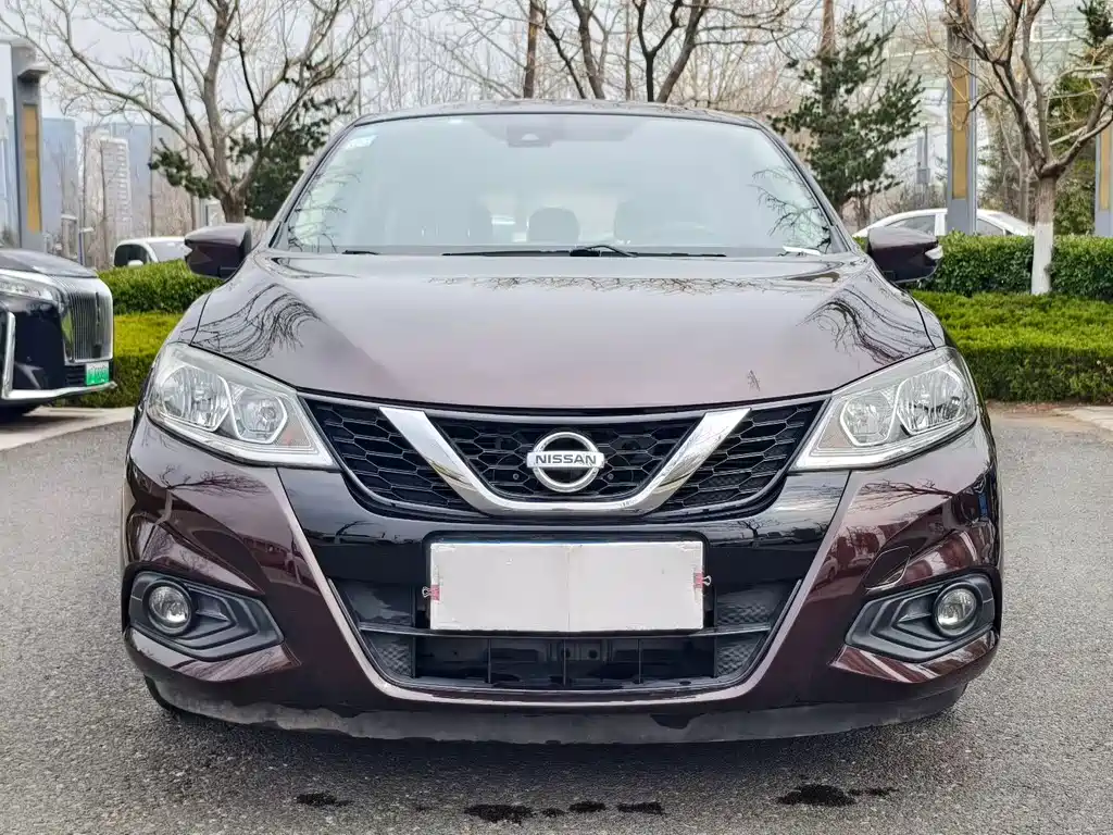 Nissan Tiida 2017 — фото 2