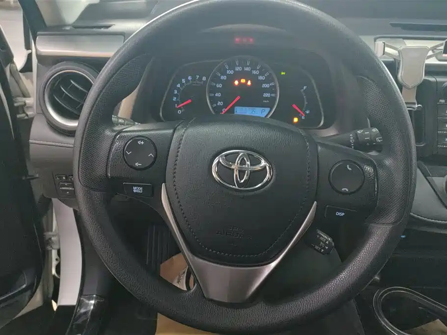 Toyota RAV4 2019 — фото 15