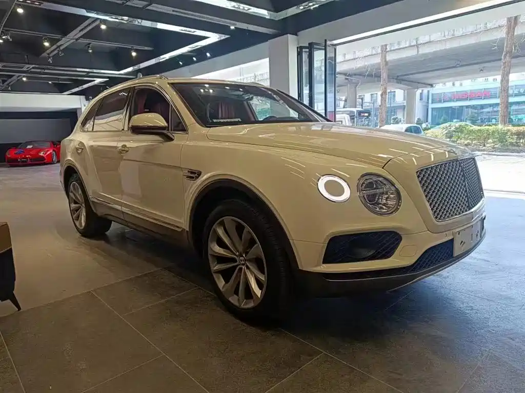 Bentley Bentayga 2016 — фото 2