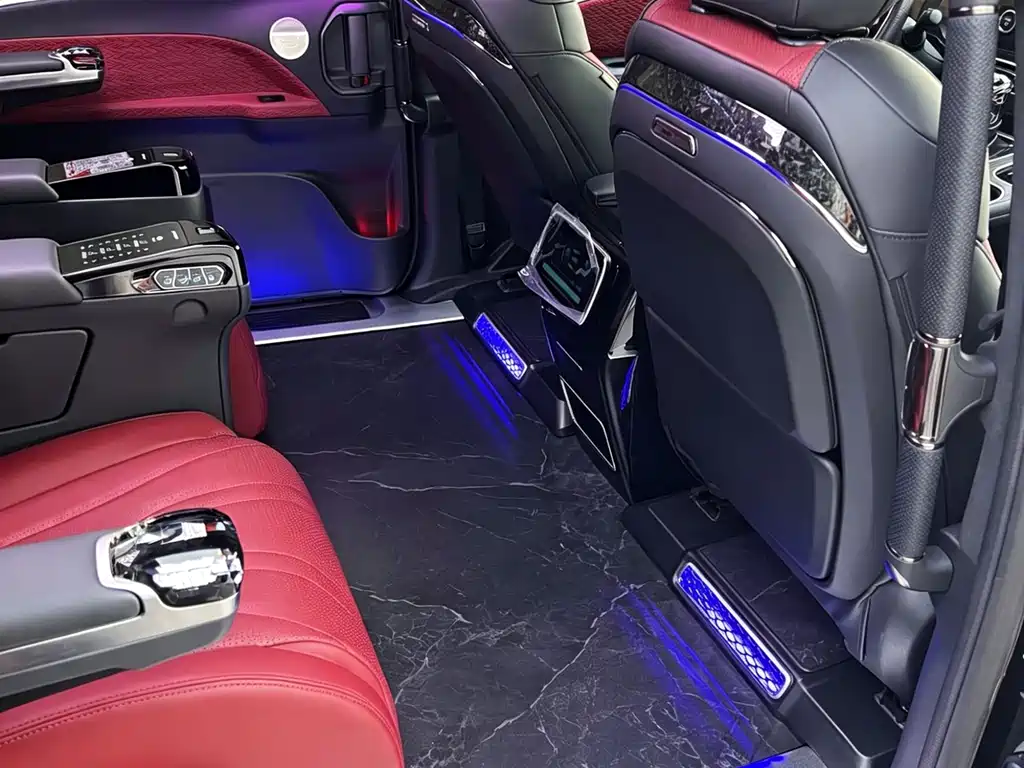 Toyota Granvia — фото 12