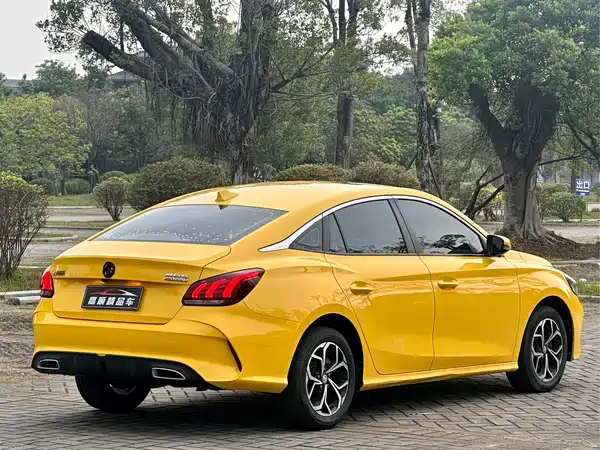 MG MG5 2021