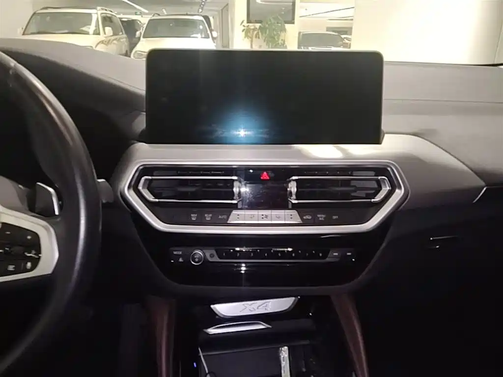 BMW X4 2022 — фото 13