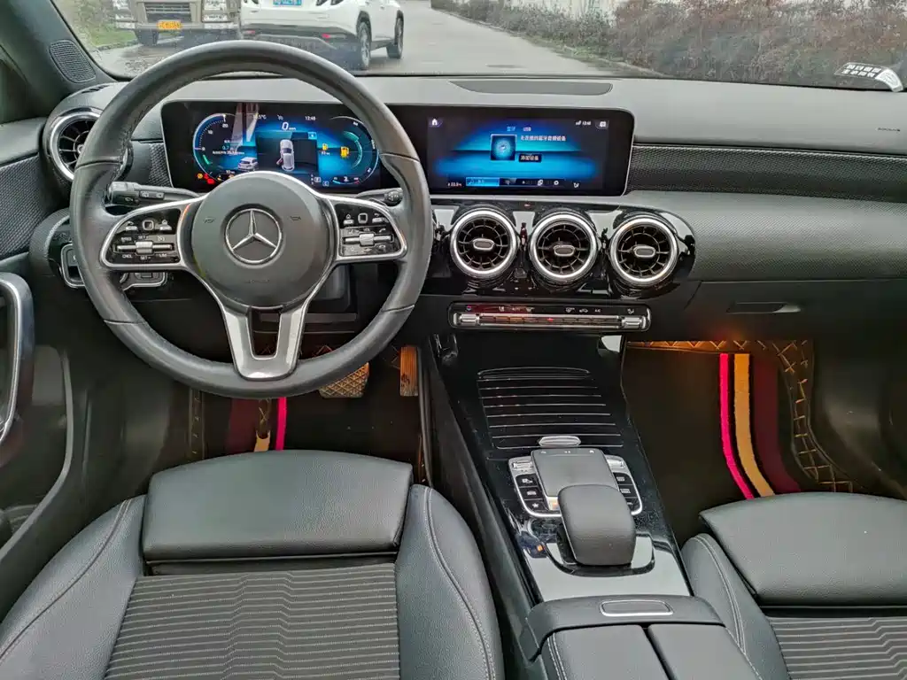 Mercedes-Benz A-Class 2020 — фото 6