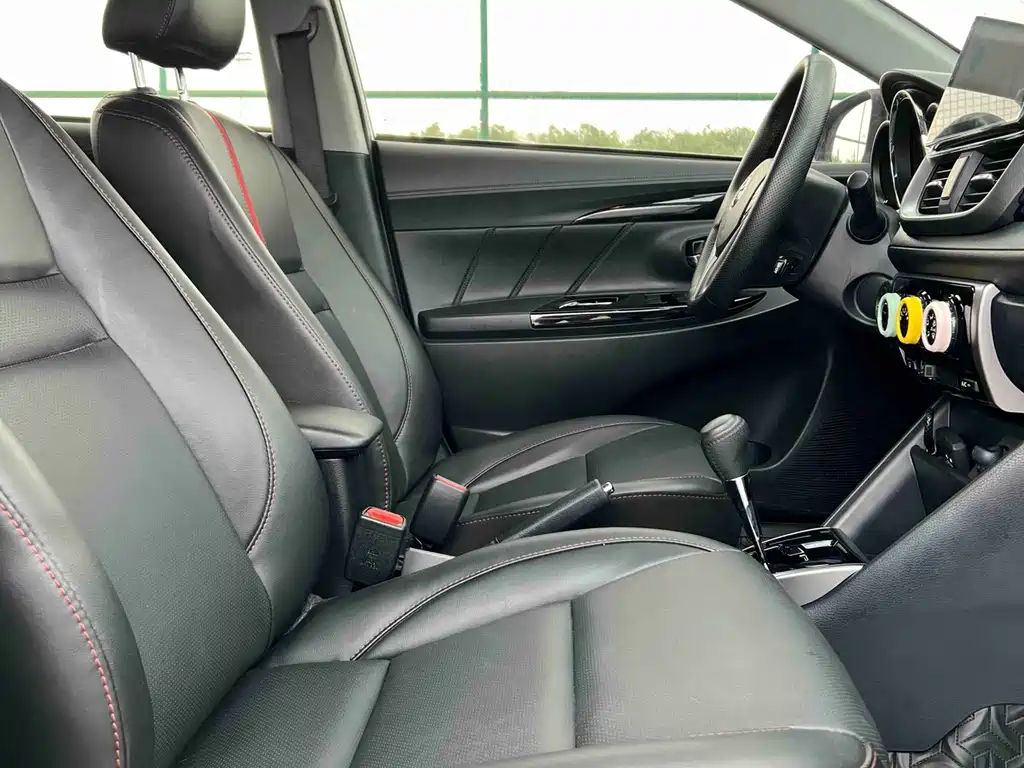 Toyota Yaris L 2022