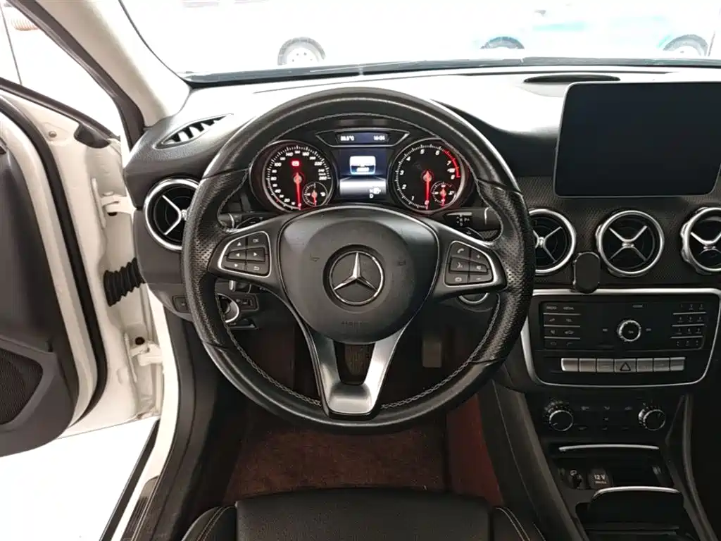 Mercedes-Benz GLA 2019 — фото 11