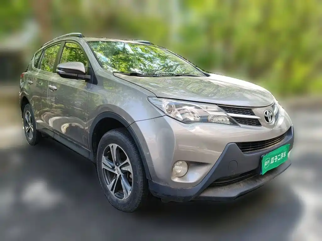 Toyota RAV4 2015 — фото 25