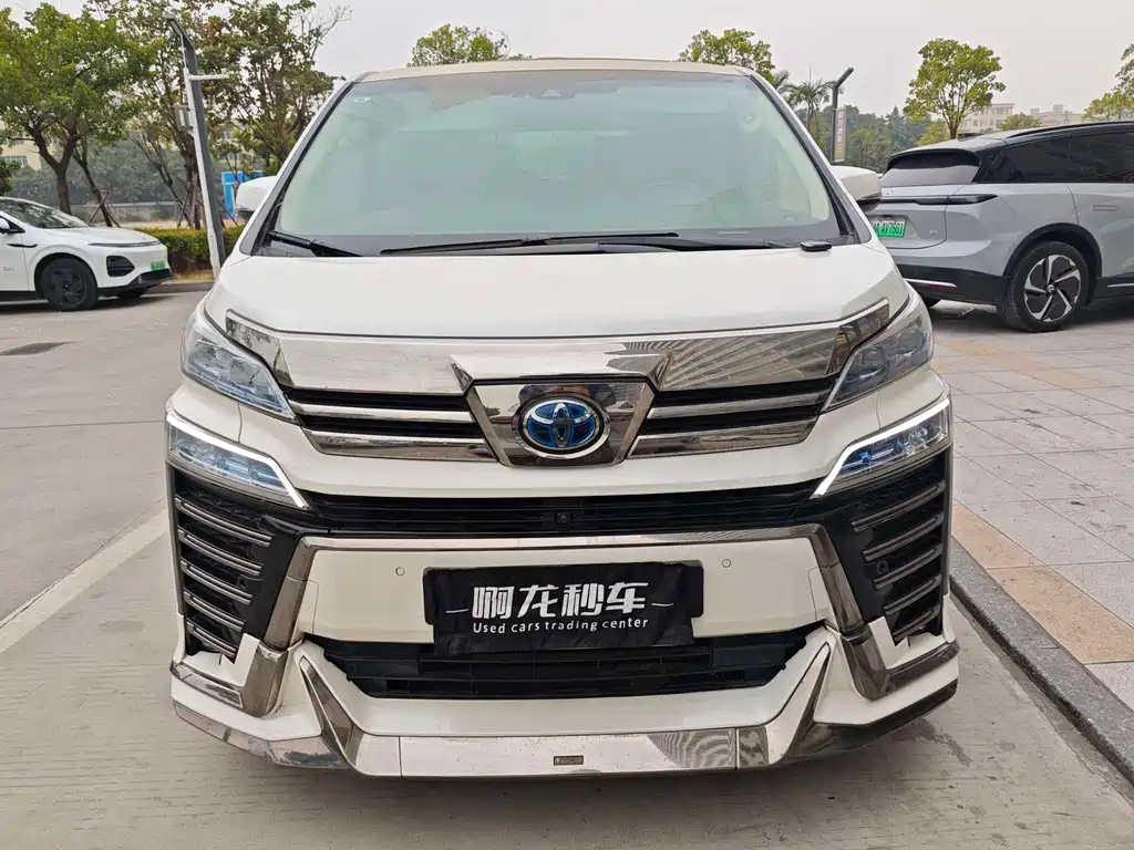 Toyota Vellfire 2022 — фото 3