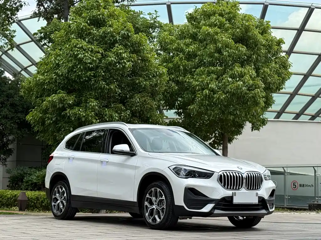 BMW X1 2021 — фото 3