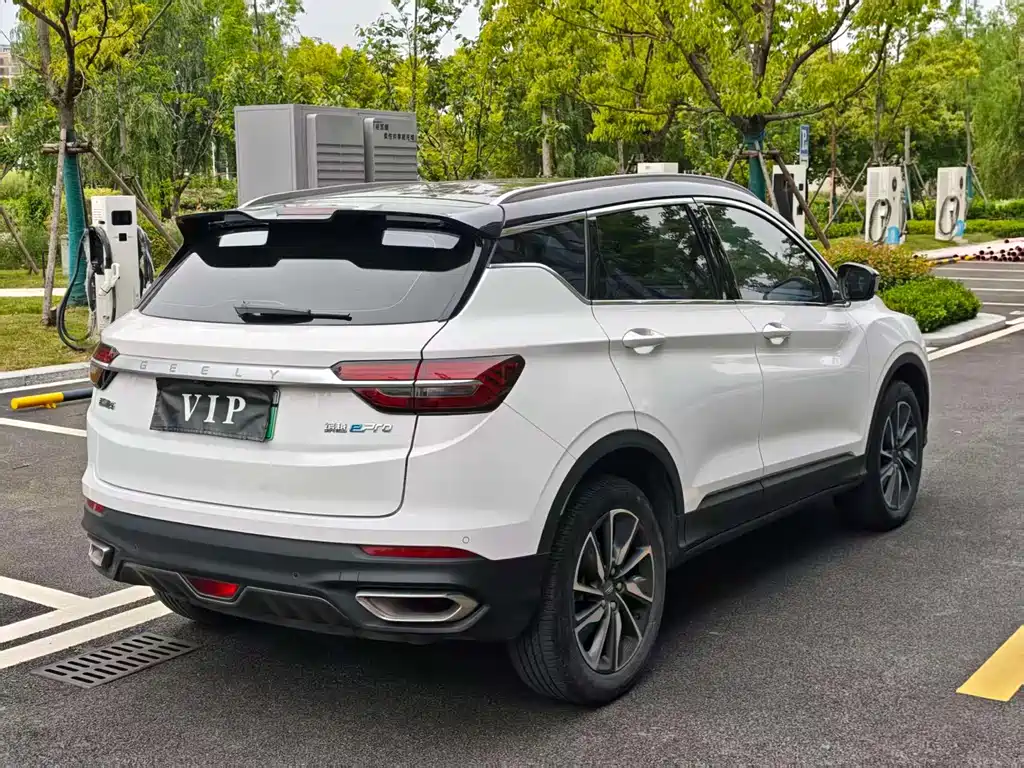 Geely Binyue 2021 — фото 11