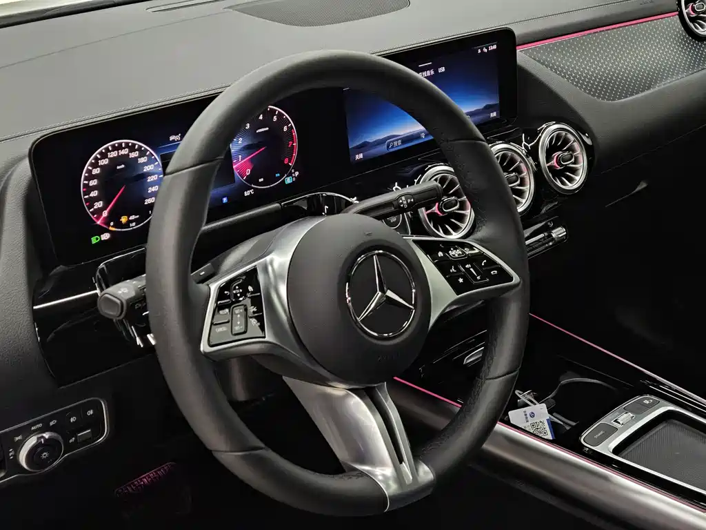 Mercedes-Benz GLA 2025 — фото 12