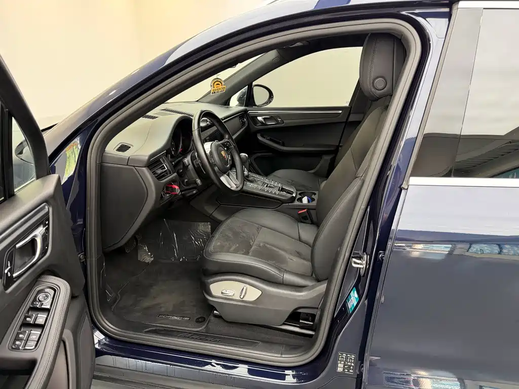 Porsche Macan 2019 — фото 16
