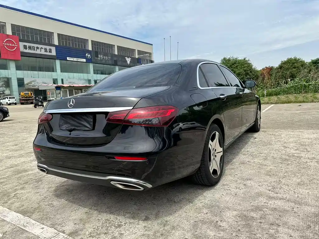 Mercedes-Benz E-Class 2021 — фото 16