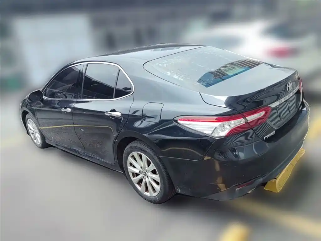 Toyota Camry 2020 — фото 9