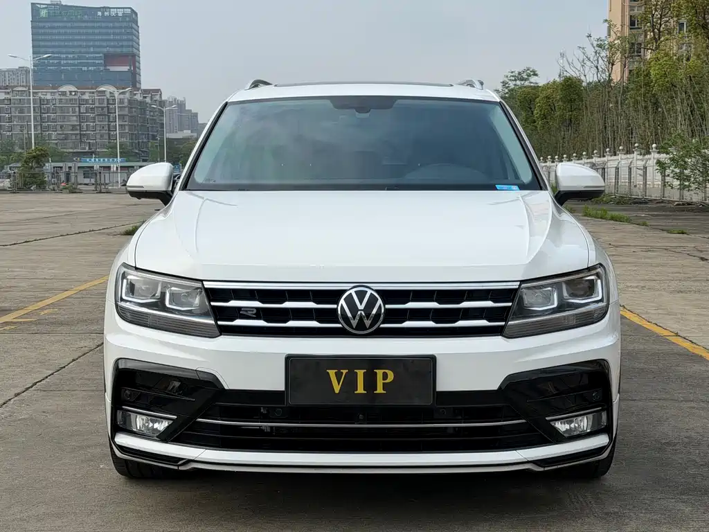 Volkswagen Tiguan L 2020 — фото 2