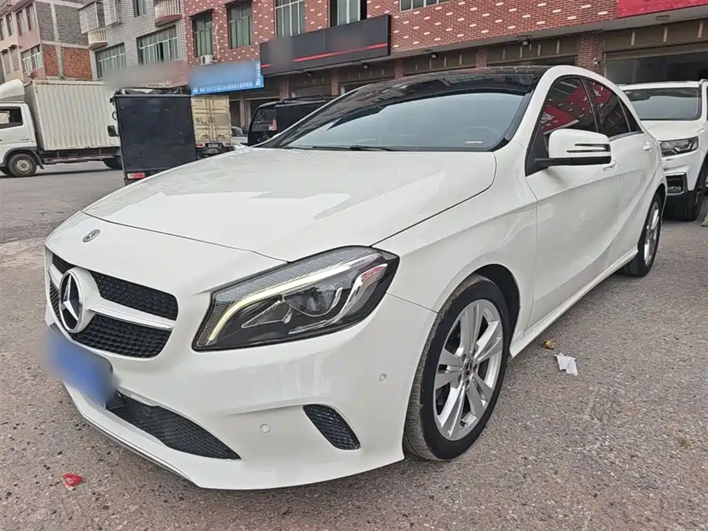 Mercedes-Benz A-Class 2017 — фото 2