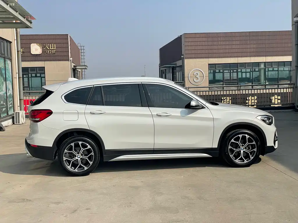 BMW X1 2022 — фото 7