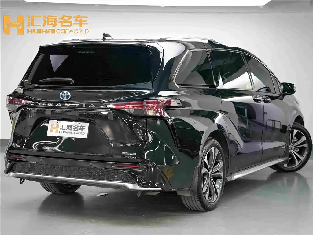 Toyota Granvia 2024