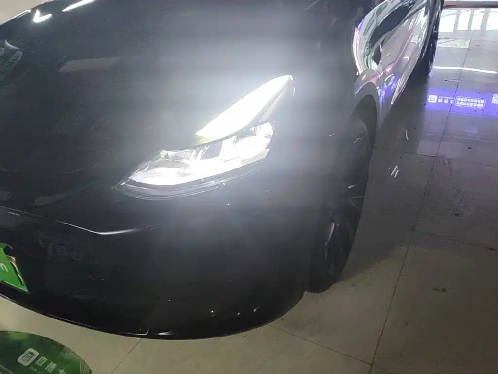 Tesla Model Y 2023 — фото 24