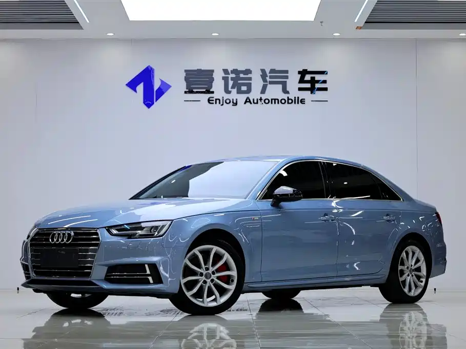 Audi A4L 2018 — фото 1