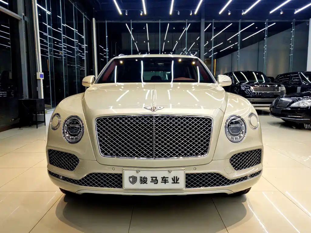 Bentley Bentayga 2019 — фото 2