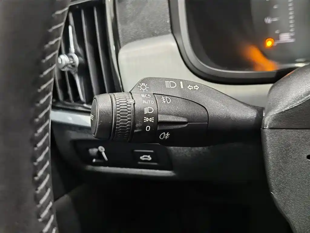 Volvo S90 2018 — фото 21