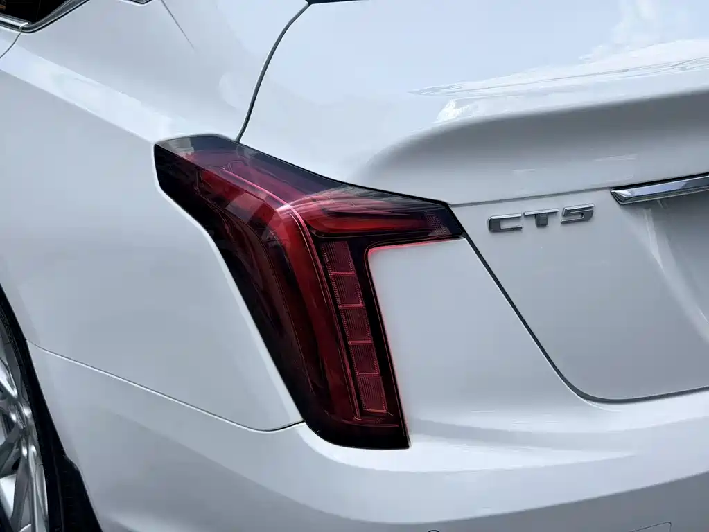 Cadillac CT5 2020 — фото 30