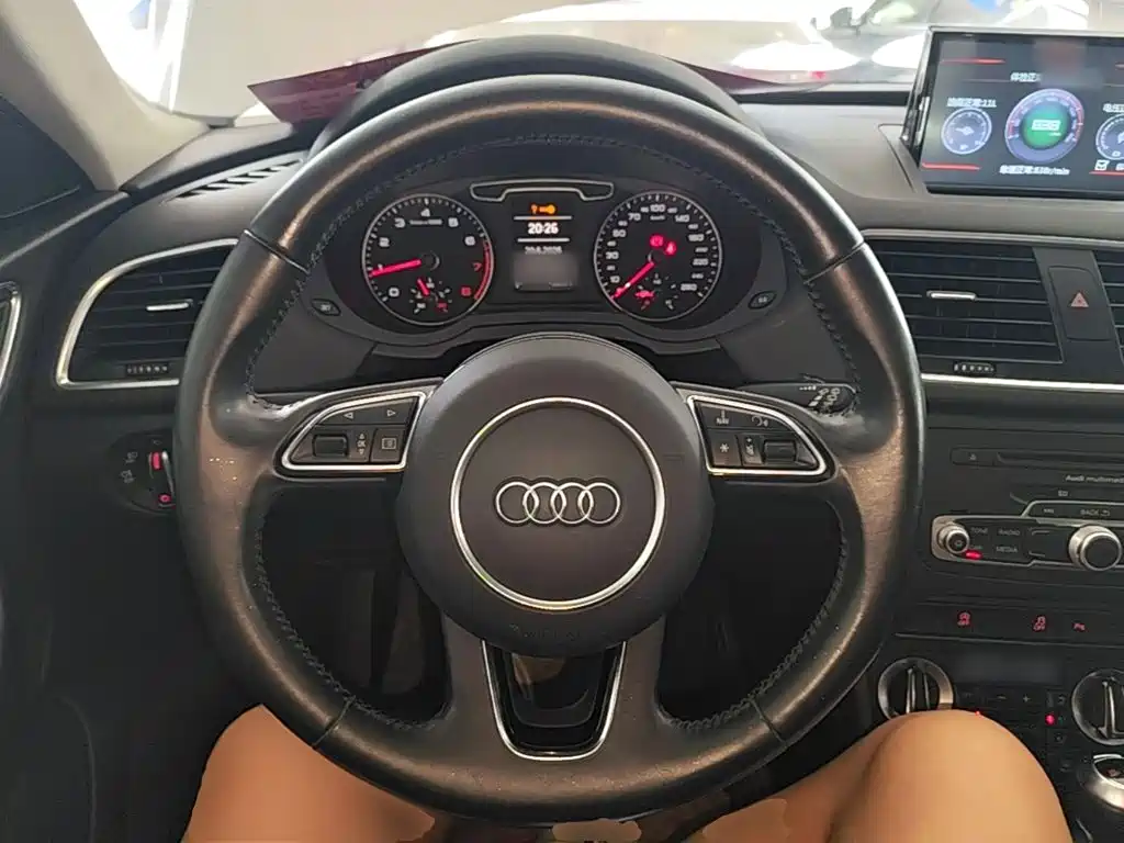 Audi Q3 2016 — фото 11