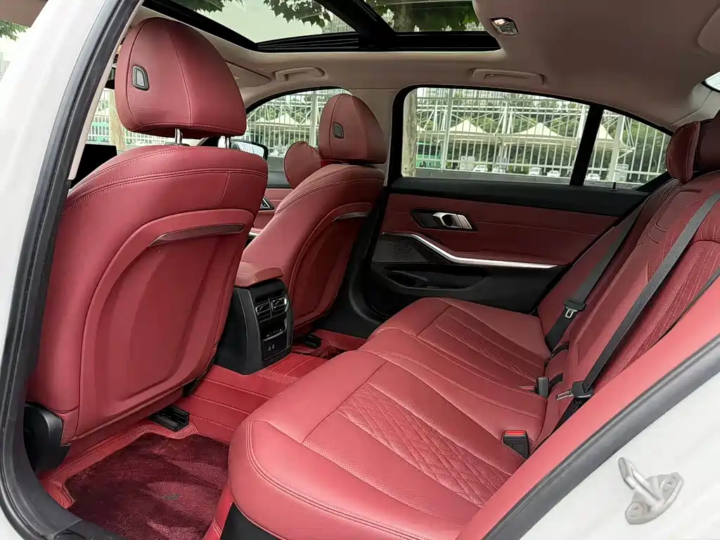 BMW 3 Series 2024