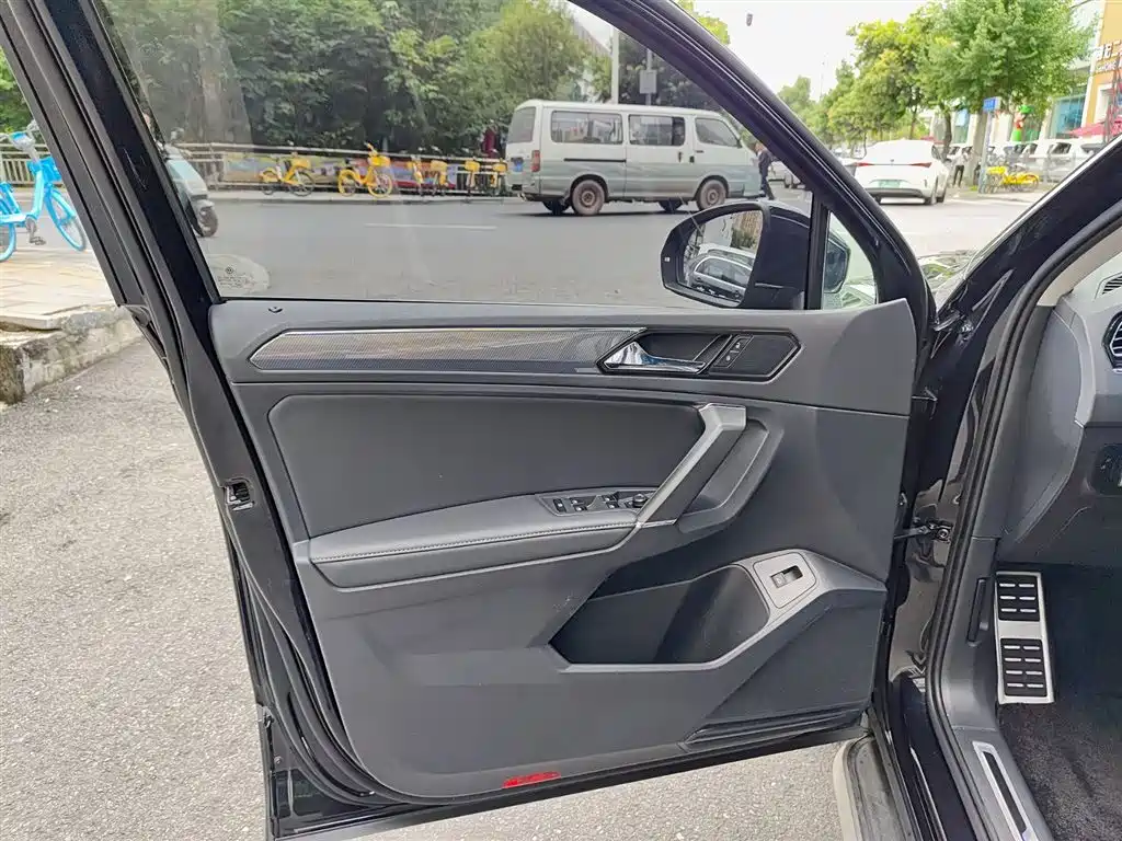 Volkswagen Tiguan L 2021