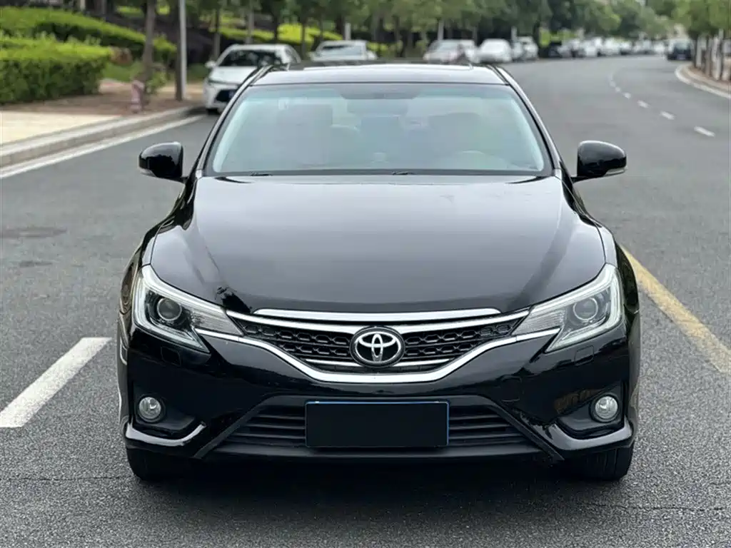 Toyota Reiz 2015 — фото 11