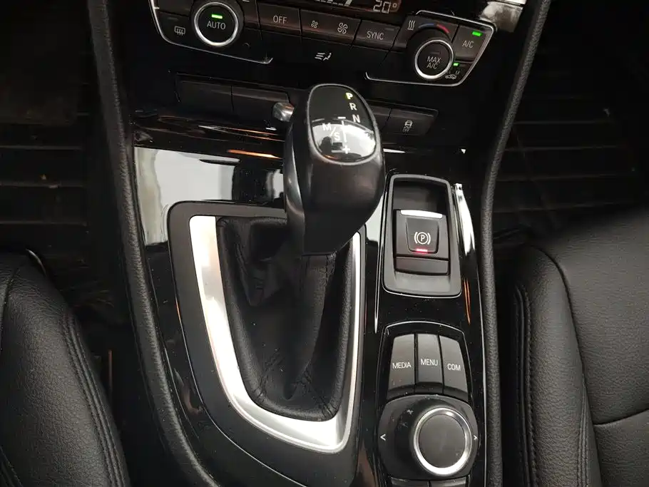 BMW 2 Series Active Tourer 2019 — фото 16