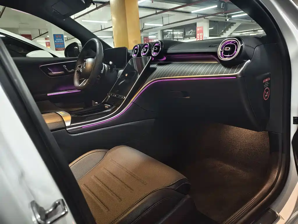 Mercedes-Benz C-Class 2023 — фото 10