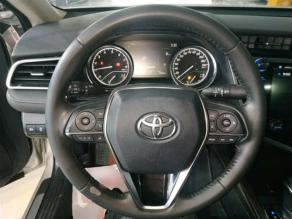 Toyota Camry 2019 — фото 3