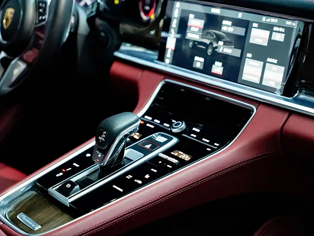 Porsche Panamera 2018 — фото 13