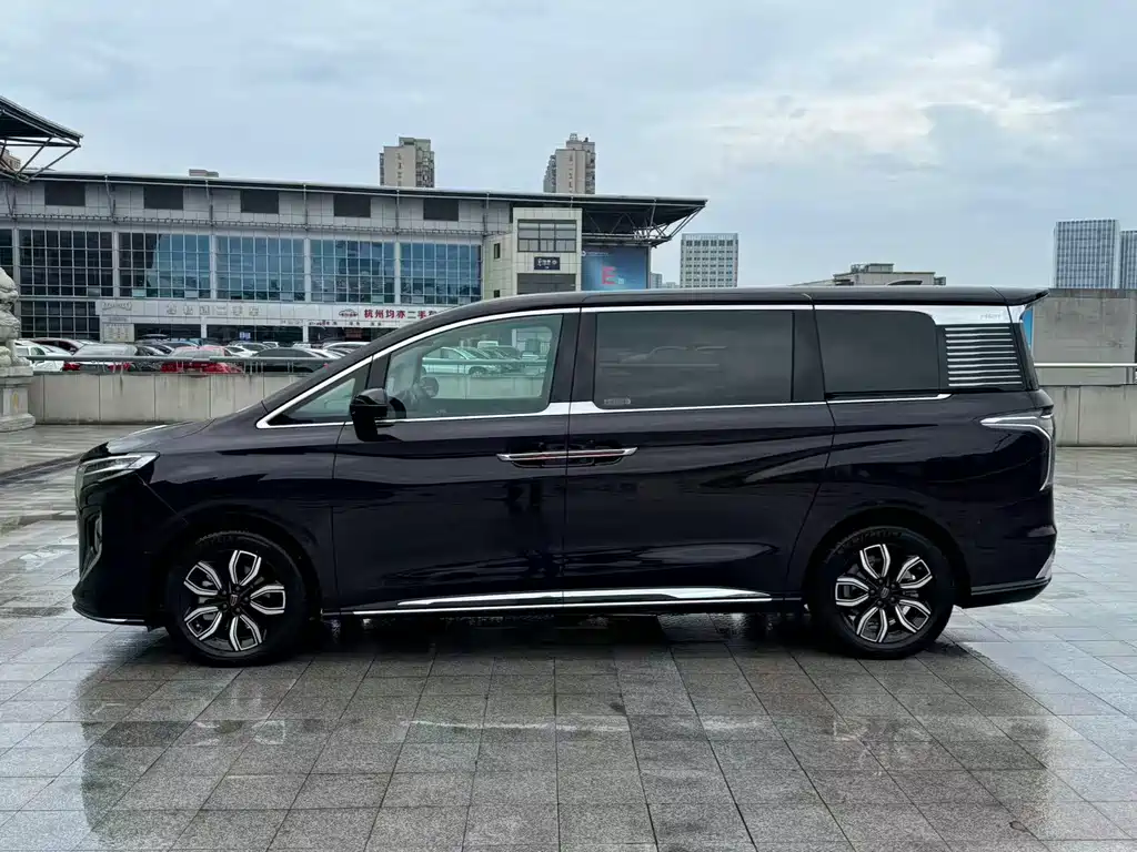 Hongqi HQ9 2022