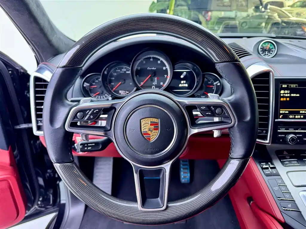 Porsche Cayenne 2017 — фото 13