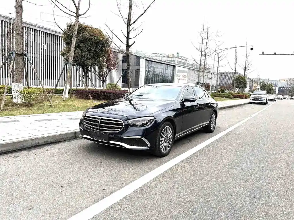 Mercedes-Benz E-Class 2022