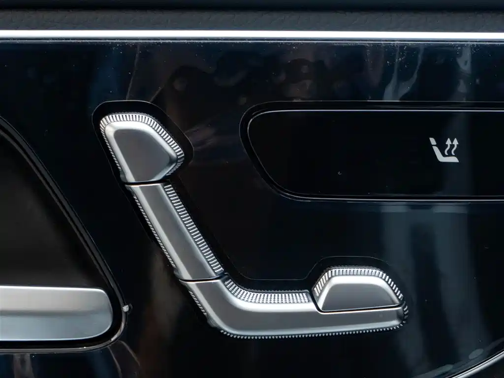 Mercedes-Benz C-Class 2025 — фото 19