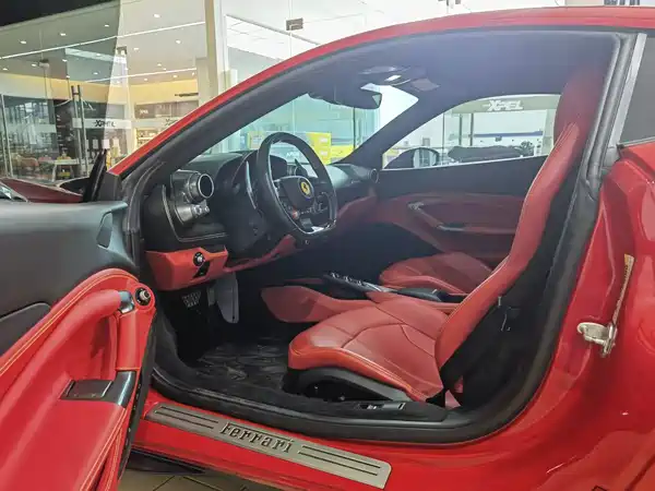 Ferrari F8 2022