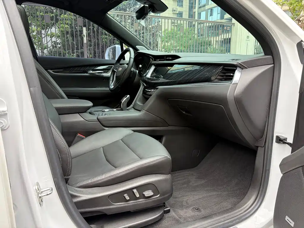 Cadillac XT6 2023 — фото 14