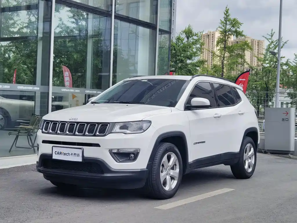 Jeep Compass 2018 — фото 1