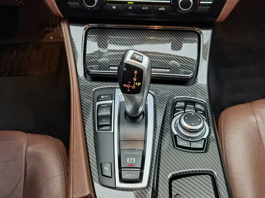 BMW 5 Series 2016 — фото 13