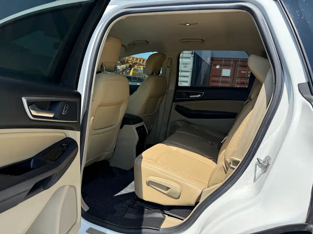 Ford Edge 2015 — фото 8