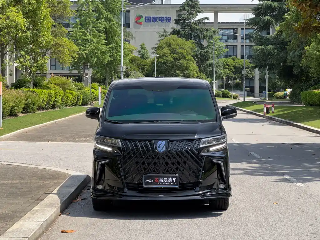 Toyota Alphard 2023 — фото 2