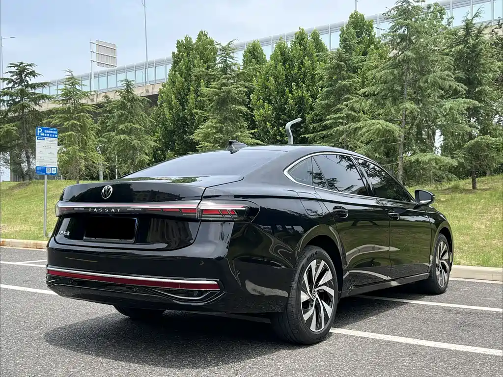 Volkswagen Passat 2025