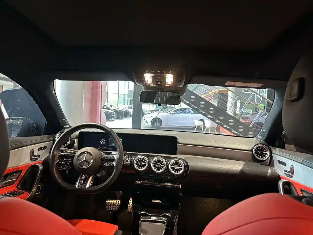 Mercedes-Benz A-Class AMG 2025 — фото 7