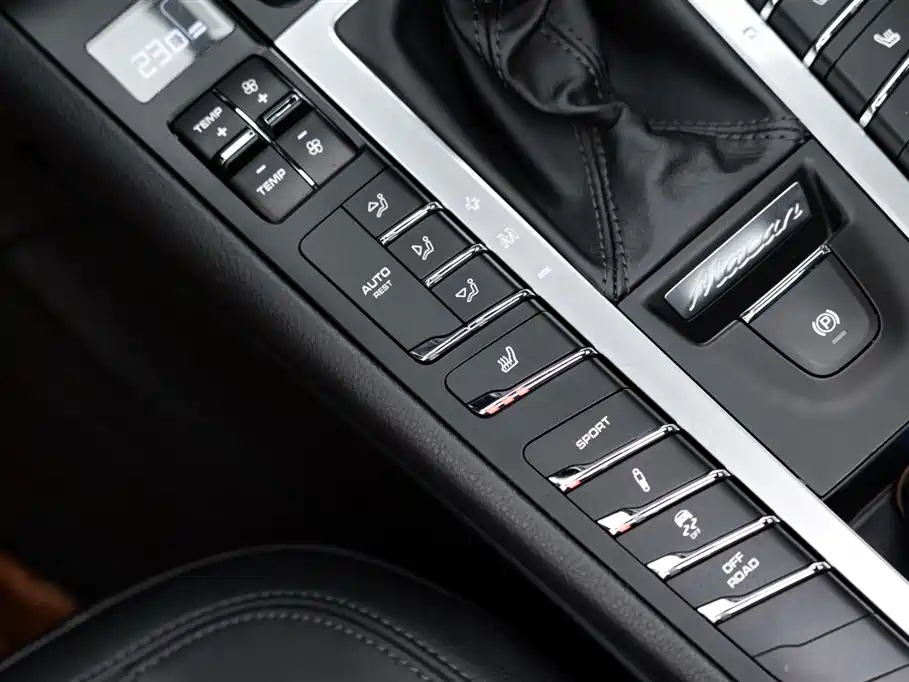Porsche Macan 2021 — фото 17