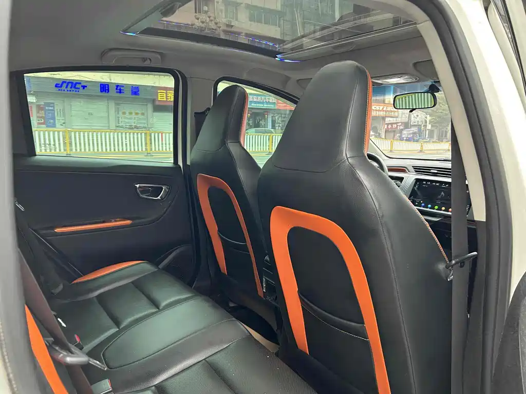 Geely Vision X1 2017 — фото 9