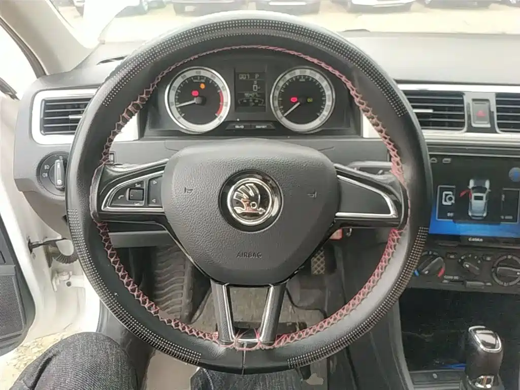 Skoda Rapid 2019 — фото 11