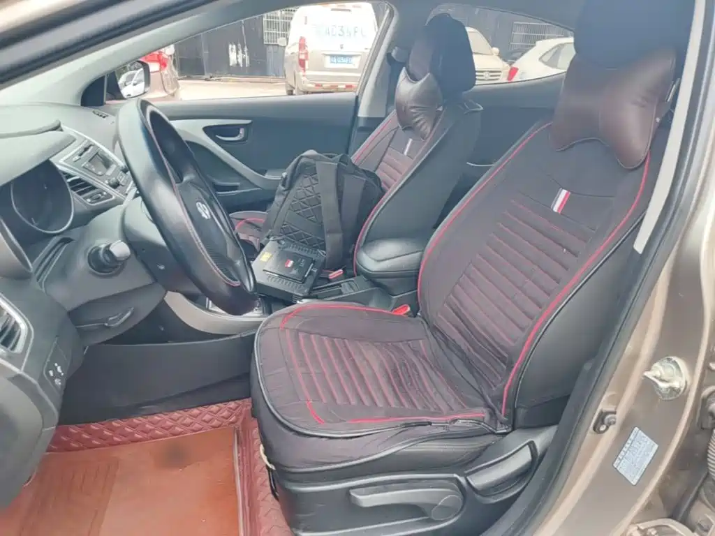Hyundai Elantra 2018 — фото 15
